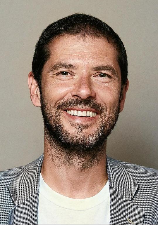 爱德华・加尔赞角色图