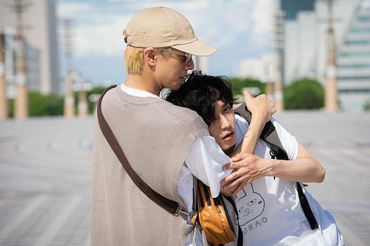 超红同人作家猫屋敷想被认同而闹别扭 剧照