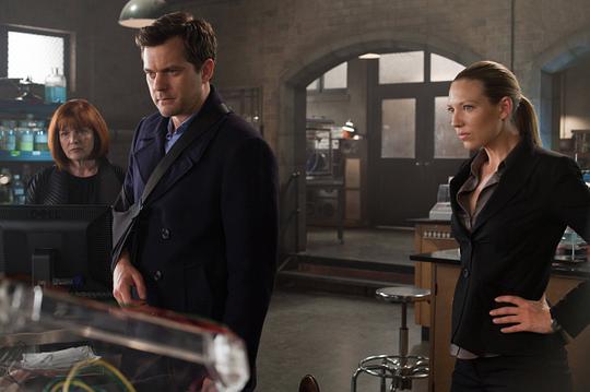 危机边缘第四季 剧照