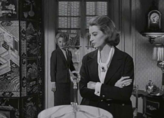 赛璐路壁橱 剧照