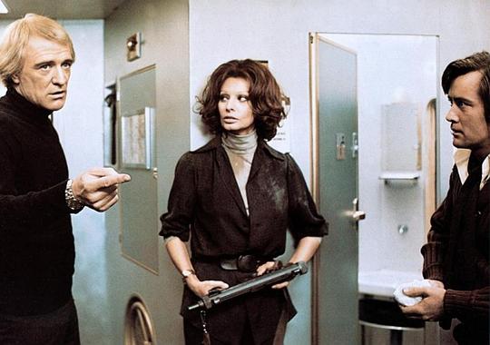 卡桑德拉大桥 剧照