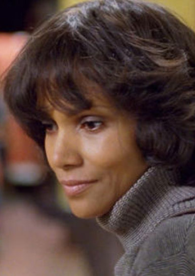 路易莎·雷角色图