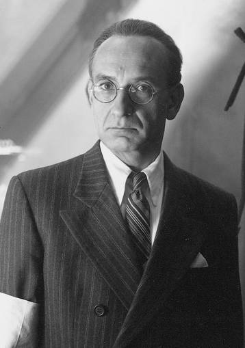 伊扎克·斯泰恩角色图