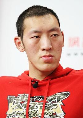 跨界踢足球角色图