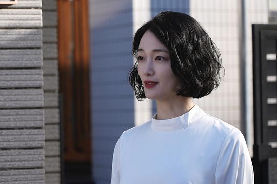 星期三，请让我丈夫拥抱你 剧照